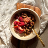 healthy apple and berry crumble